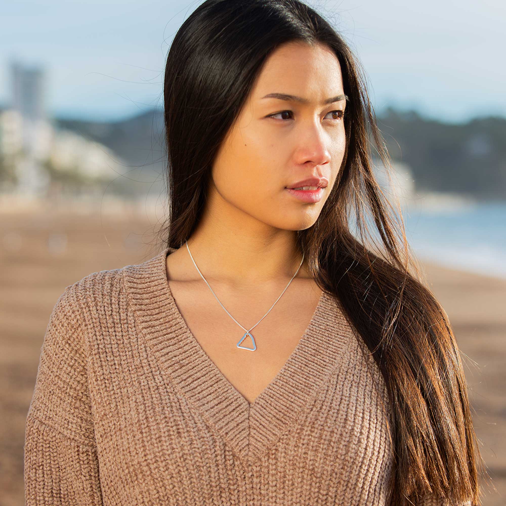 Collar Shark Fin