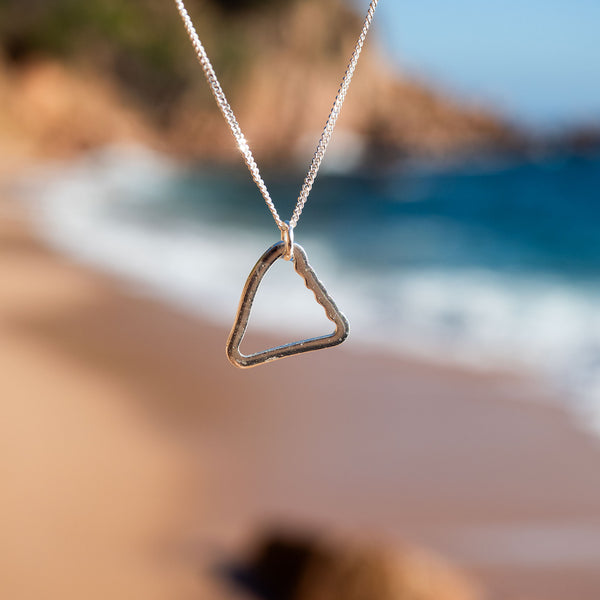 Collar Shark Fin